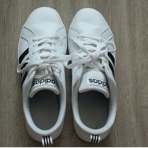 Adidas Classic Women’s 9